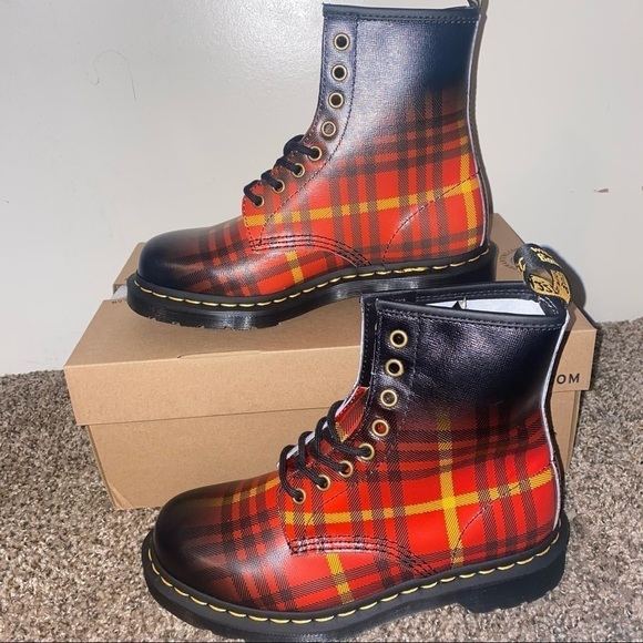Dr. Marten 1460 Tartan backhand size 7 women’s 6 men’s